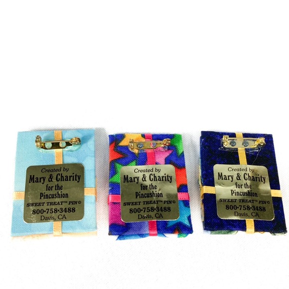 Quilters miniature fat quarter pincushion fashion accessory pins to wear or gift - Picture 2 of 6